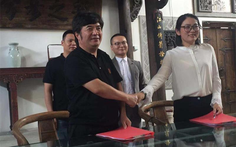 金旗門業(yè)與志邦家居股份有限公司簽訂戰(zhàn)略合作協(xié)議